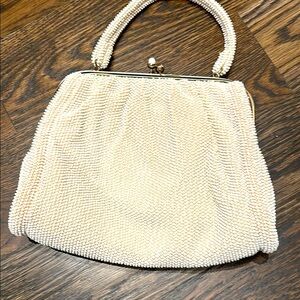 Vintage petit bead purse in invory
